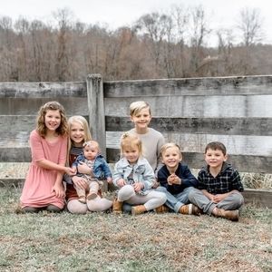 Meet your Posher, Holly